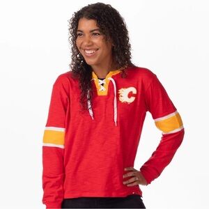 Calgary Flames Ladies Long-sleeve Size Medium